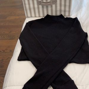 Women black crop long sleeve size s